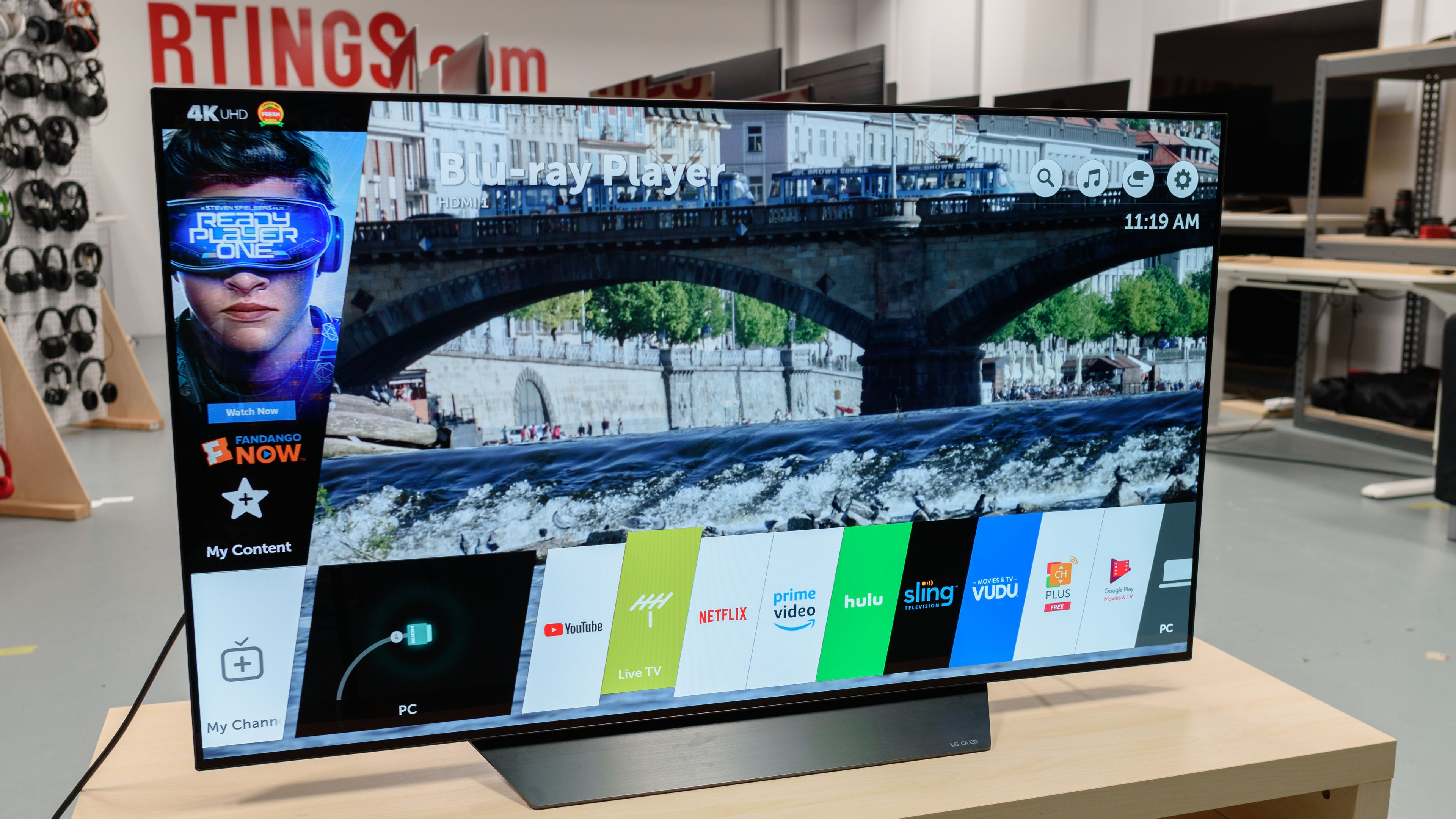 تلویزیون ال جی B8 بهترین تلویزیون 4K HDR برای بازی در اتاق های کم نور و تاریک