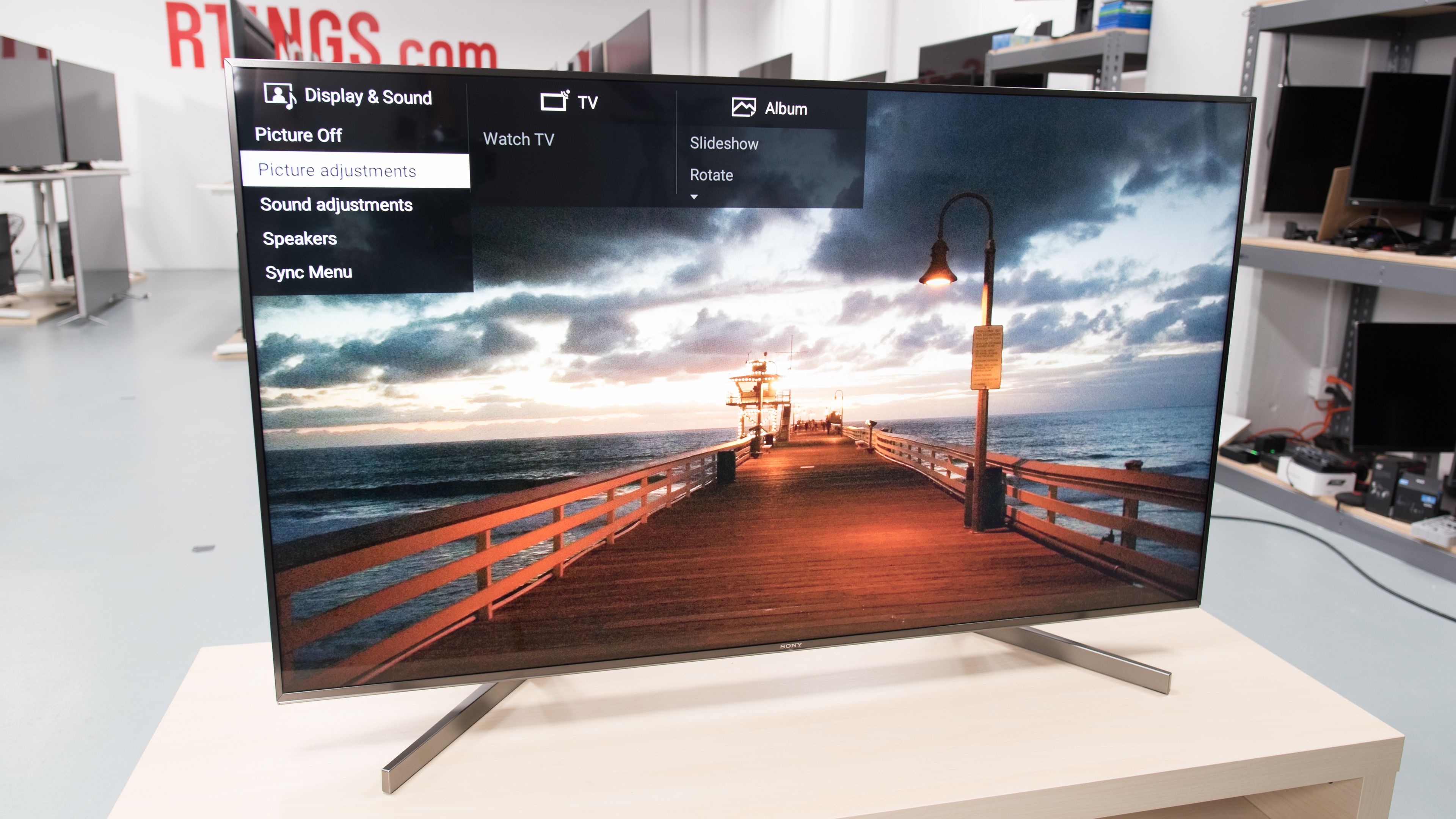 تلویزیون سونی X9000F جزو بهترین تلویزیون های 4K HDR برای بازی
