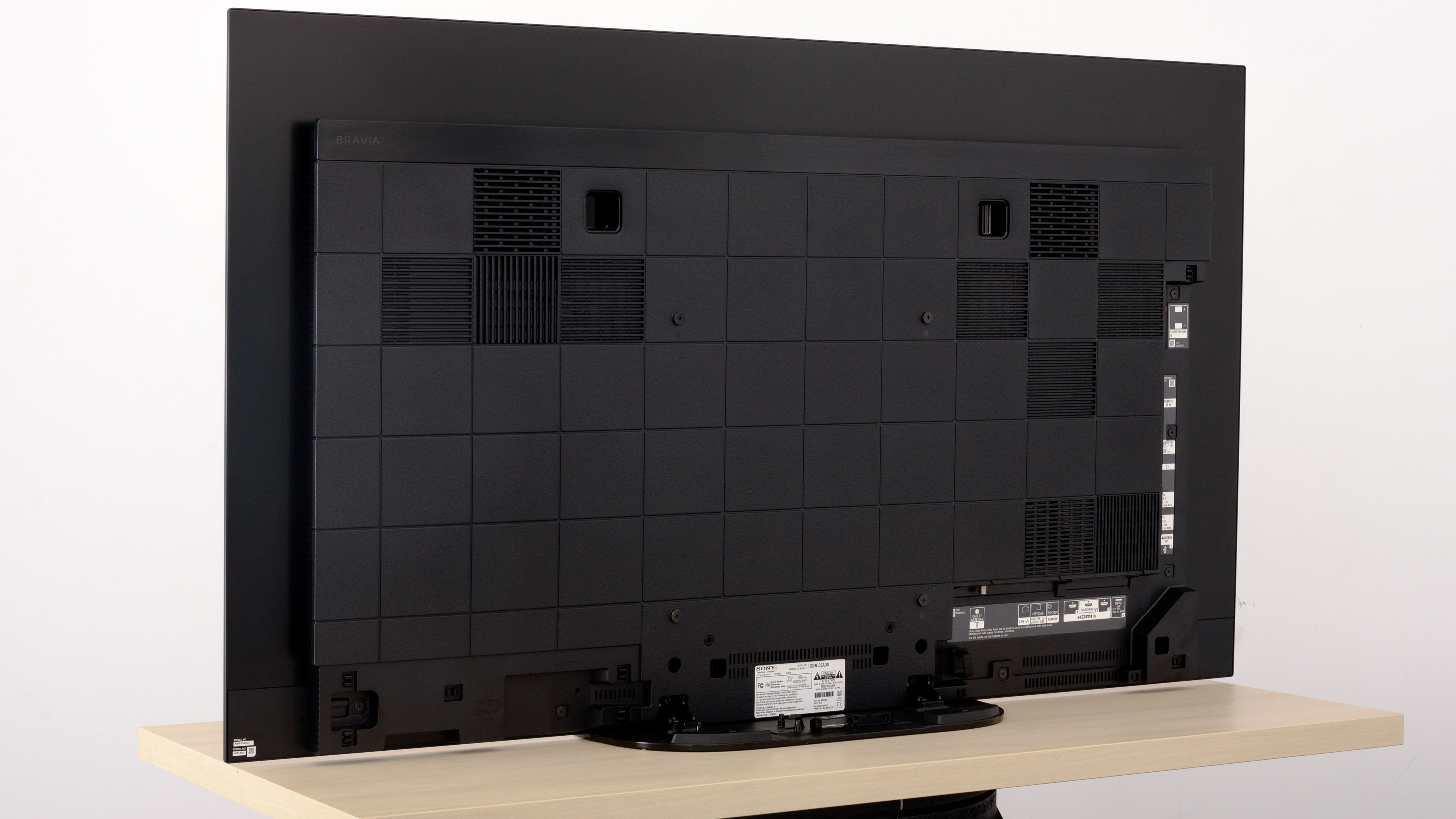 طراحی پشت تلویزیون 4K HDR سونی A9G