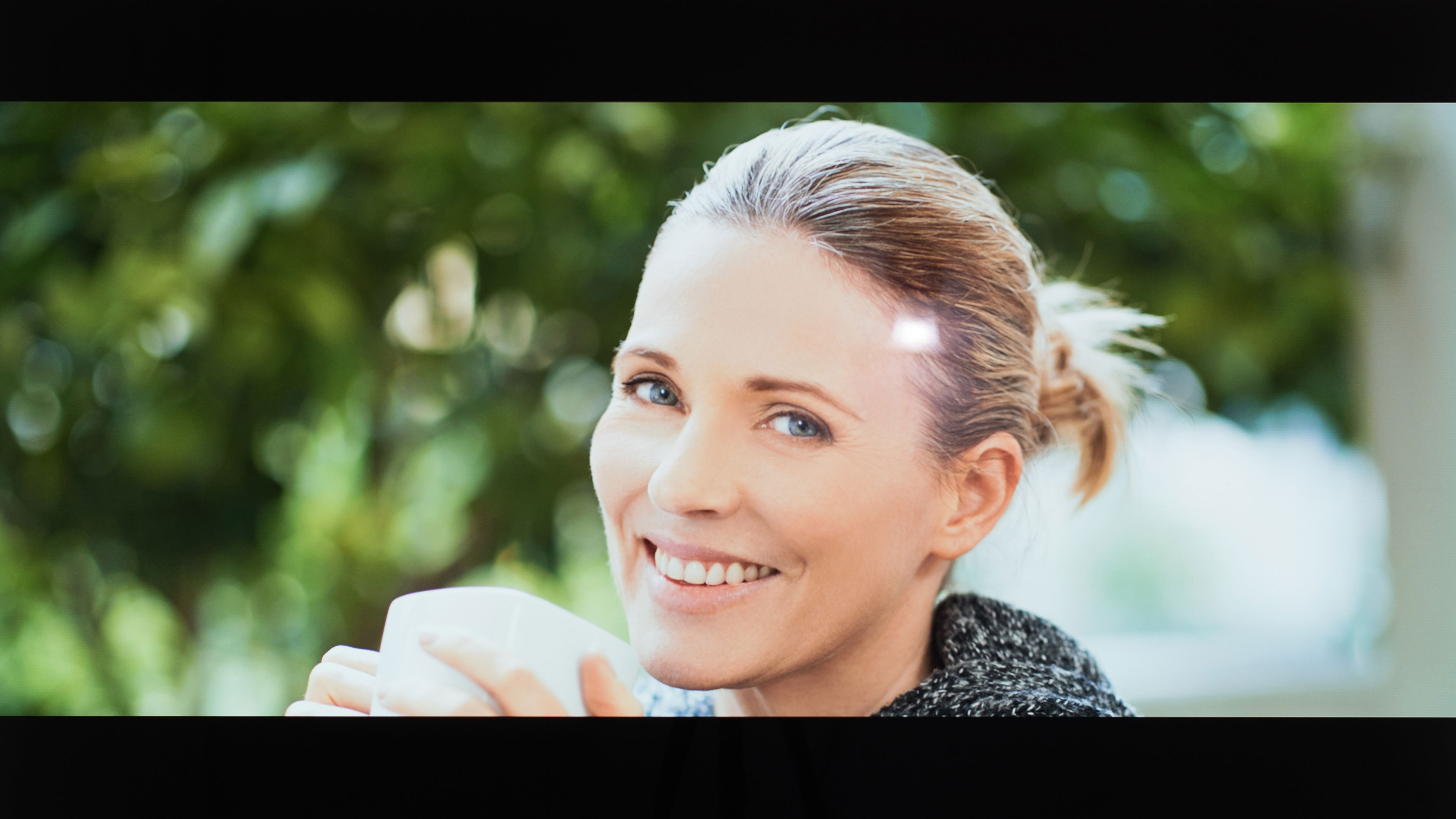 انعکاس نور در صفحه نمایش تلویزیون A9G